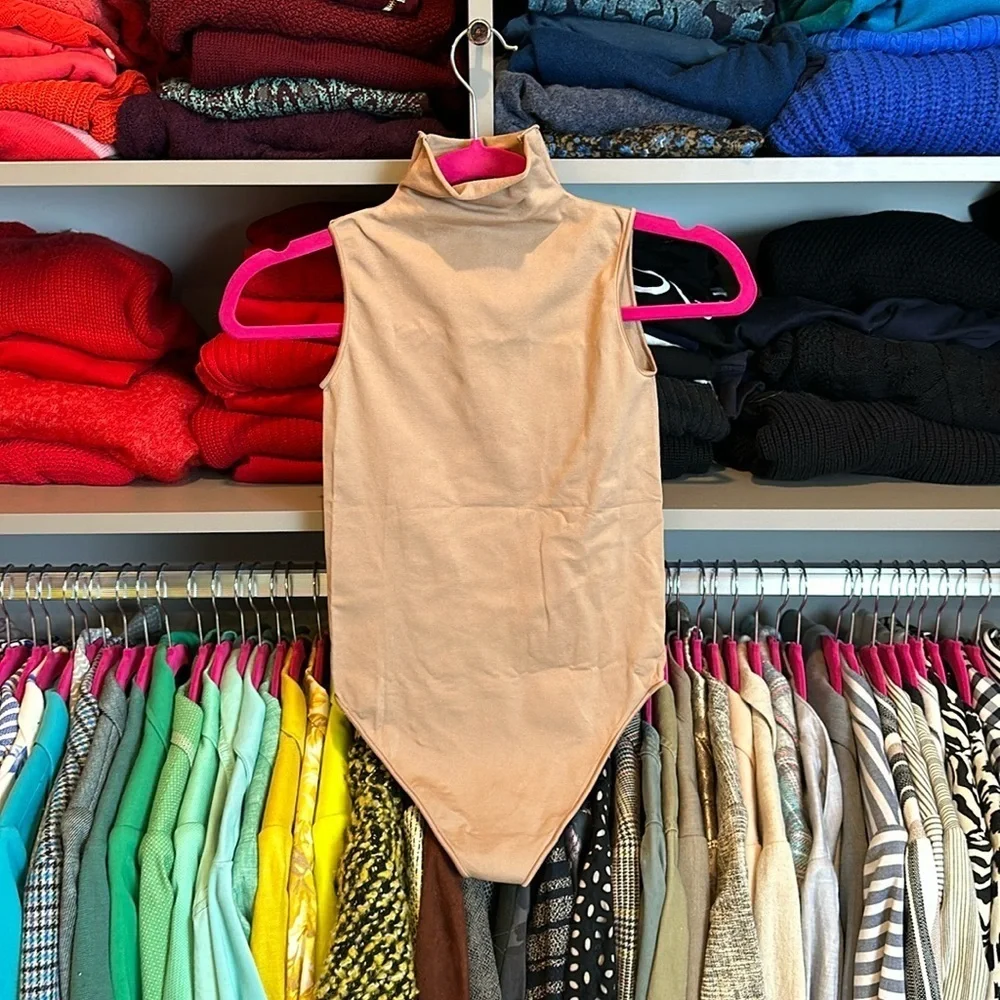 SKIMS tan compression mock sleeveless turtleneck bodysuit size S/M